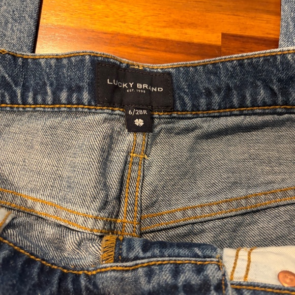 New Lucky Brand Size 6 90s fit Boyfriend Mid Rise Flare Distressed Jeans - Picture 11 of 16